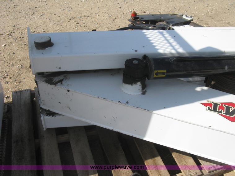 image for item I3359 2003 IMT 9000 series knuckle boom crane