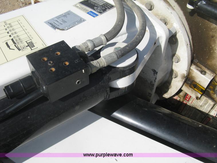 image for item I3359 2003 IMT 9000 series knuckle boom crane