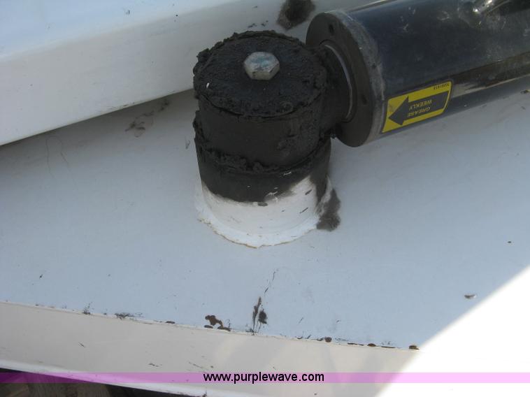 image for item I3359 2003 IMT 9000 series knuckle boom crane