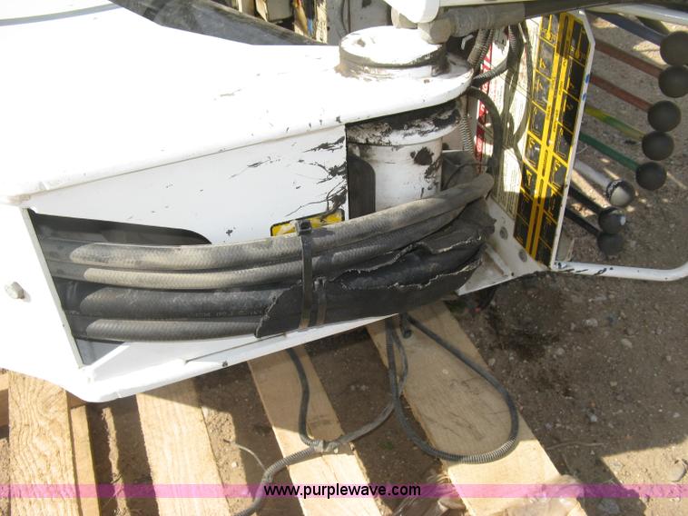 image for item I3359 2003 IMT 9000 series knuckle boom crane