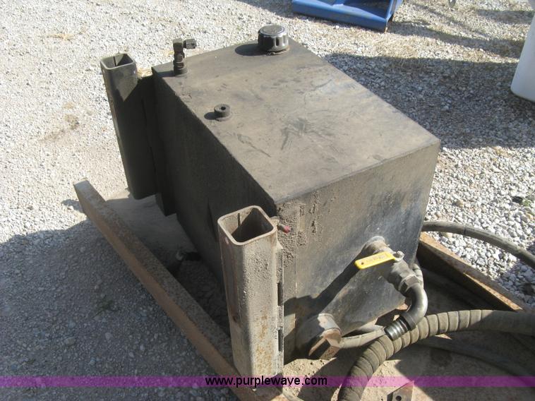 image for item I3359 2003 IMT 9000 series knuckle boom crane