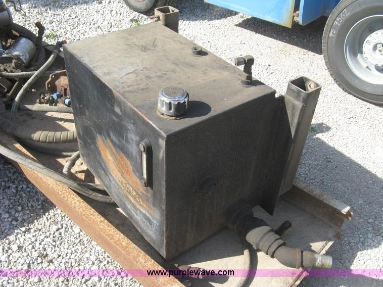 image for item I3359 2003 IMT 9000 series knuckle boom crane