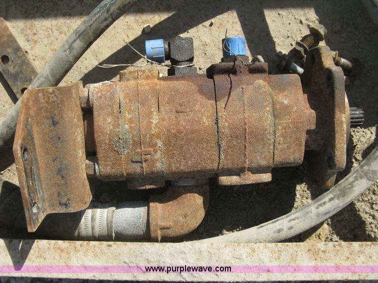 image for item I3359 2003 IMT 9000 series knuckle boom crane