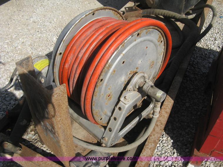 image for item I3359 2003 IMT 9000 series knuckle boom crane