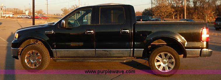 image for item I5234 2006 Lincoln Mark LT Crew Cab pickup truck