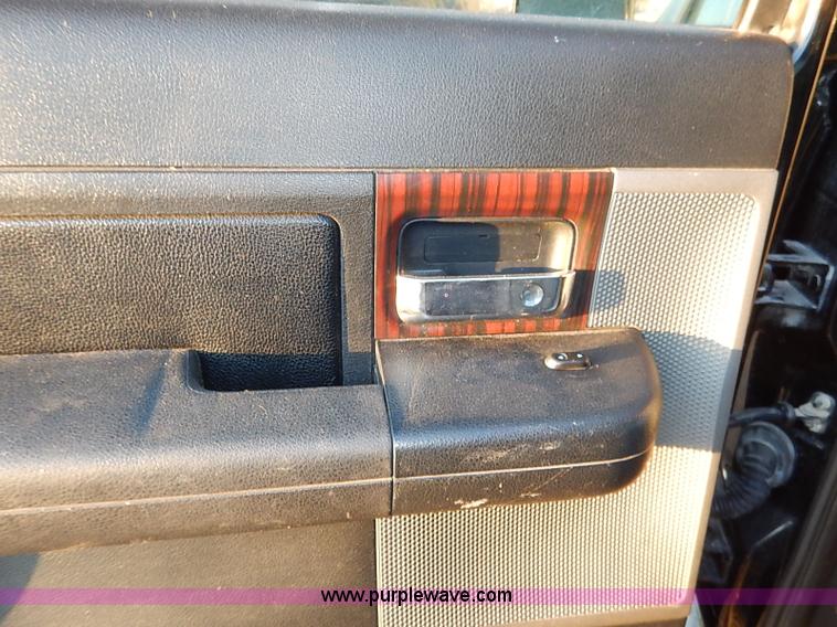 image for item I5234 2006 Lincoln Mark LT Crew Cab pickup truck