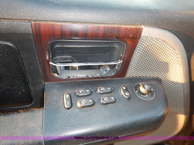 image for item I5234 2006 Lincoln Mark LT Crew Cab pickup truck