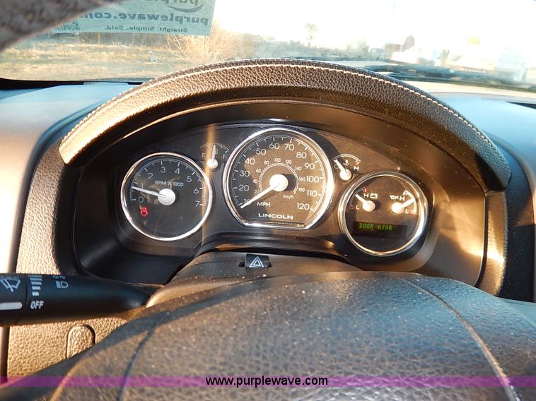 image for item I5234 2006 Lincoln Mark LT Crew Cab pickup truck