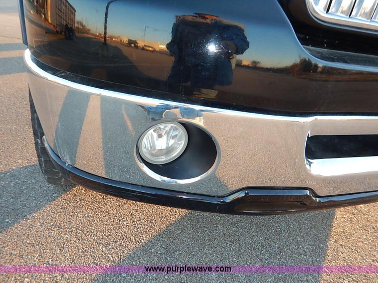 image for item I5234 2006 Lincoln Mark LT Crew Cab pickup truck