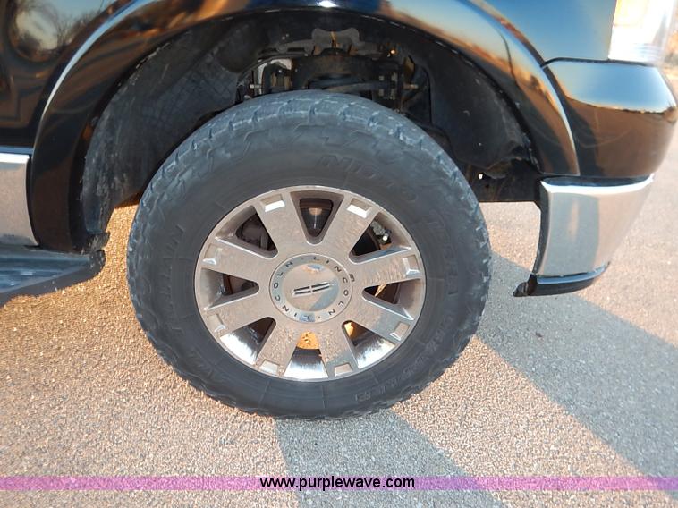 image for item I5234 2006 Lincoln Mark LT Crew Cab pickup truck