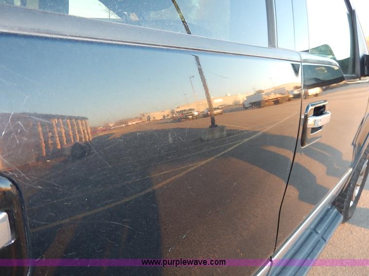 image for item I5234 2006 Lincoln Mark LT Crew Cab pickup truck