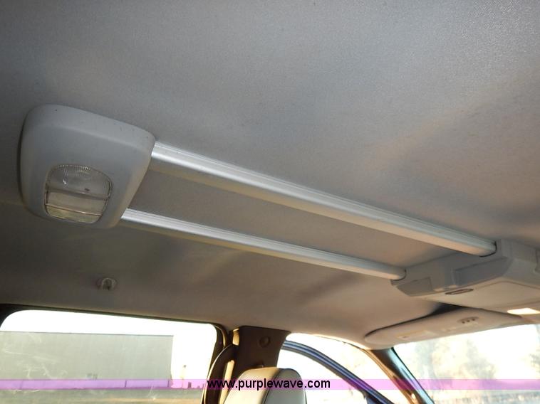 image for item I5234 2006 Lincoln Mark LT Crew Cab pickup truck