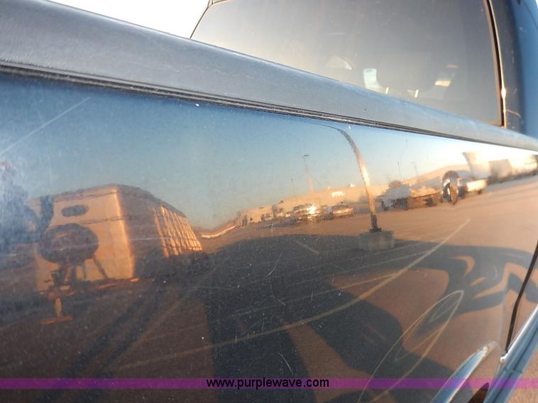 image for item I5234 2006 Lincoln Mark LT Crew Cab pickup truck