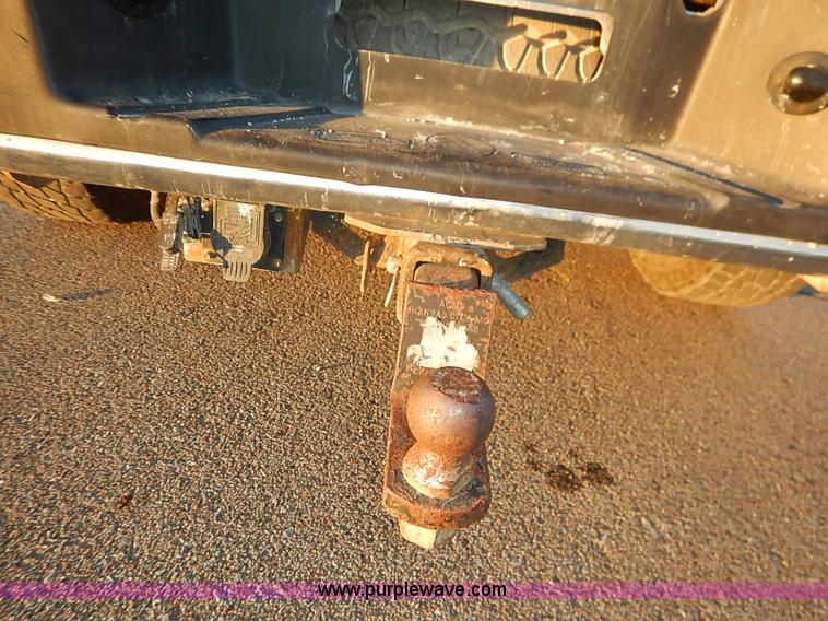 image for item I5234 2006 Lincoln Mark LT Crew Cab pickup truck