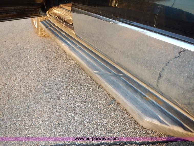 image for item I5234 2006 Lincoln Mark LT Crew Cab pickup truck