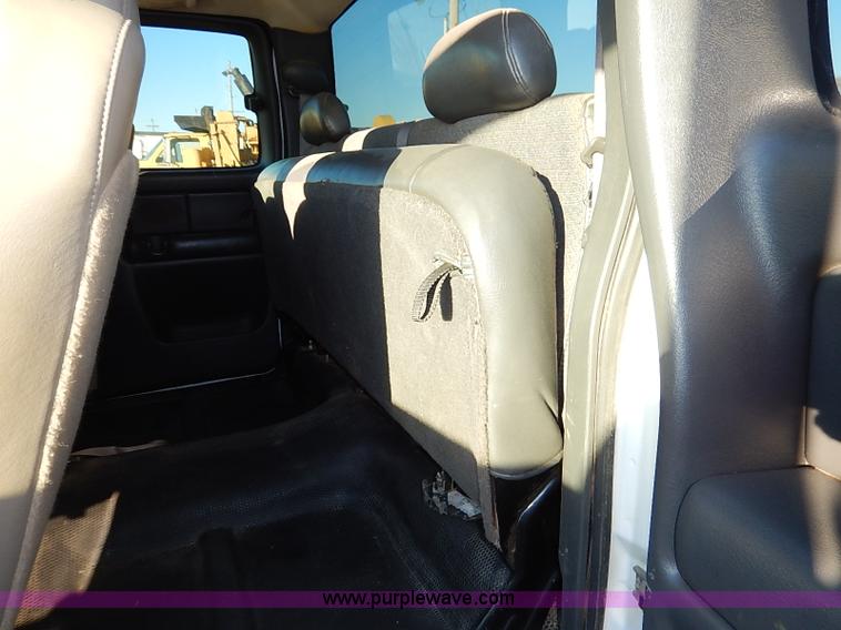 image for item I5238 2003 Chevrolet Silverado 2500HD Ext. Cab pickup truck