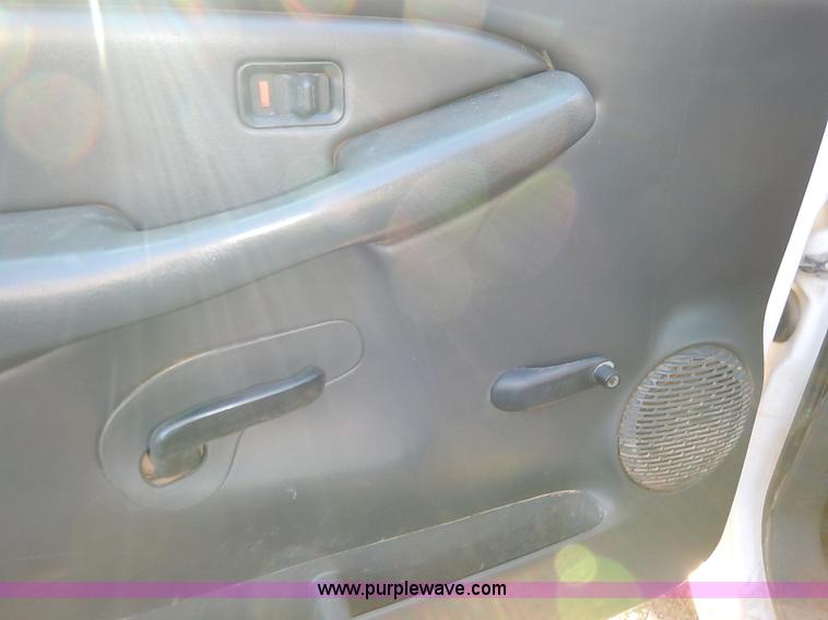 image for item I5238 2003 Chevrolet Silverado 2500HD Ext. Cab pickup truck