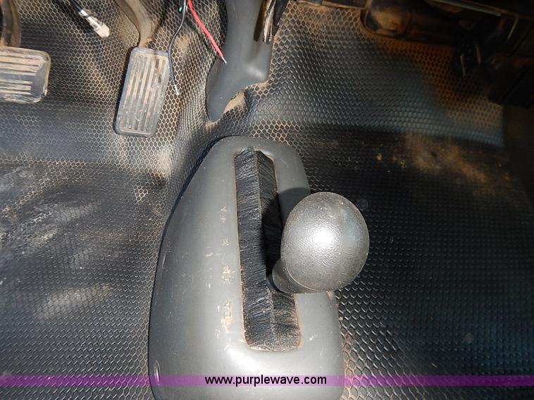 image for item I5238 2003 Chevrolet Silverado 2500HD Ext. Cab pickup truck