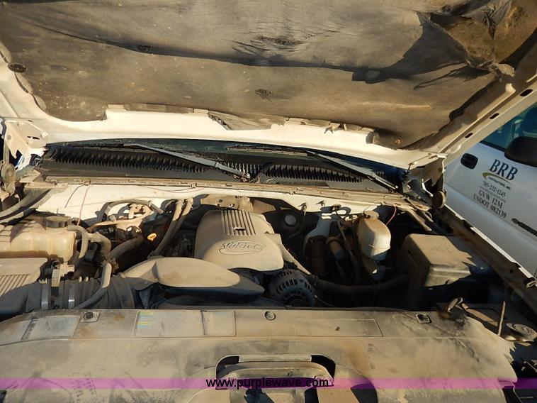 image for item I5238 2003 Chevrolet Silverado 2500HD Ext. Cab pickup truck