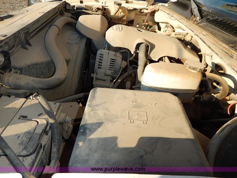 image for item I5238 2003 Chevrolet Silverado 2500HD Ext. Cab pickup truck