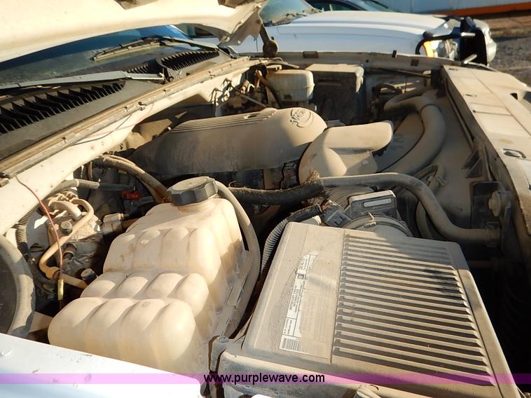 image for item I5238 2003 Chevrolet Silverado 2500HD Ext. Cab pickup truck