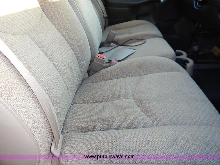 image for item I5238 2003 Chevrolet Silverado 2500HD Ext. Cab pickup truck