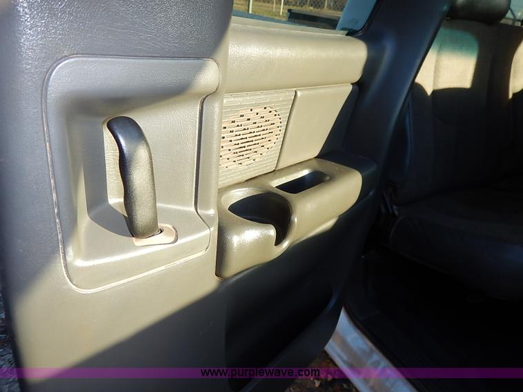 image for item I5238 2003 Chevrolet Silverado 2500HD Ext. Cab pickup truck
