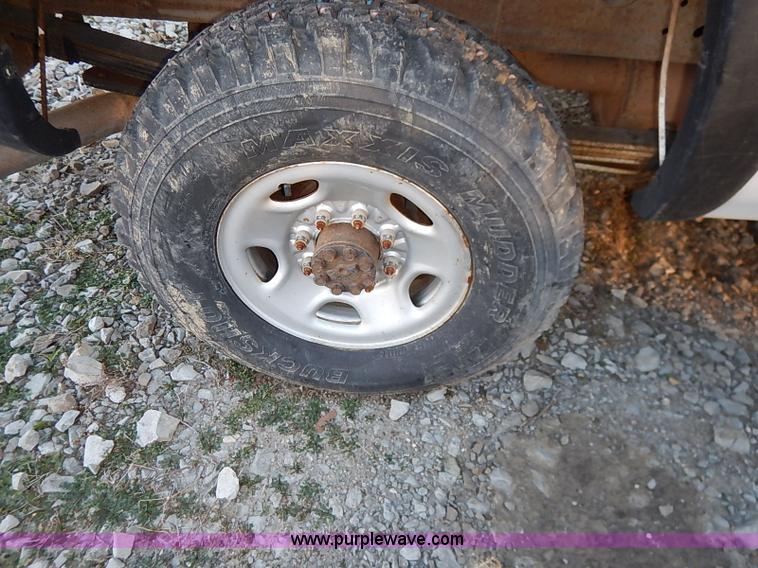 image for item I5238 2003 Chevrolet Silverado 2500HD Ext. Cab pickup truck