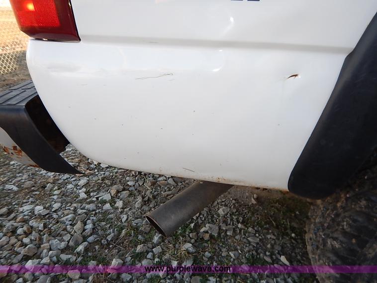 image for item I5238 2003 Chevrolet Silverado 2500HD Ext. Cab pickup truck