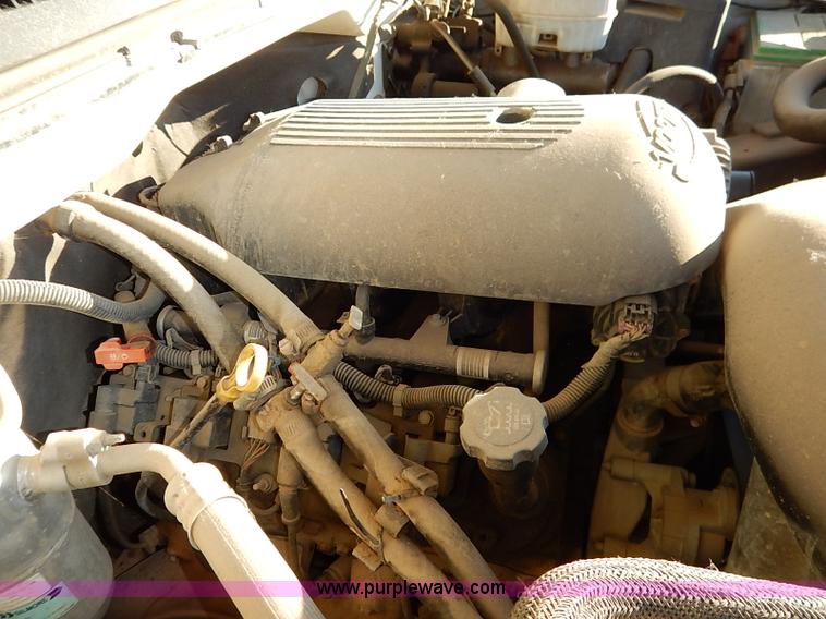 image for item I5241 2003 Chevrolet Silverado 2500HD pickup truck cab and chassis