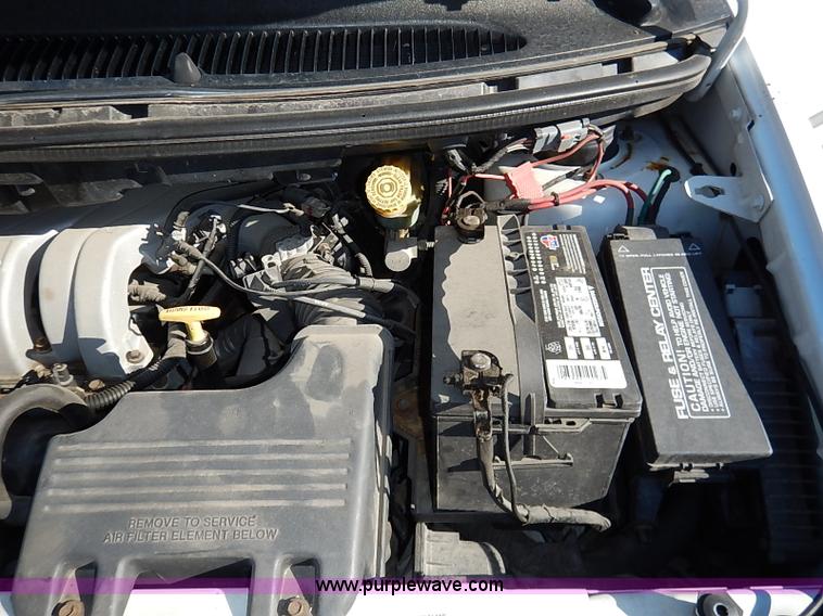 image for item I5245 2000 Chrysler Grand Voyager van