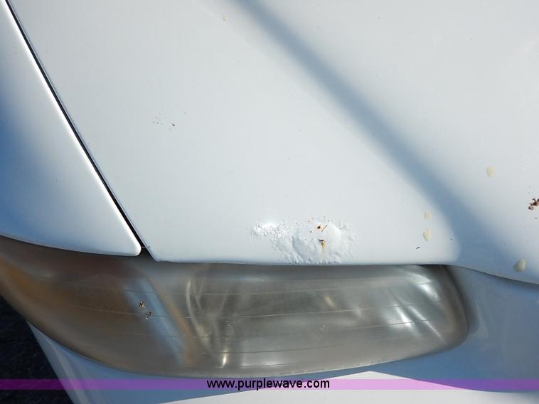 image for item I5245 2000 Chrysler Grand Voyager van