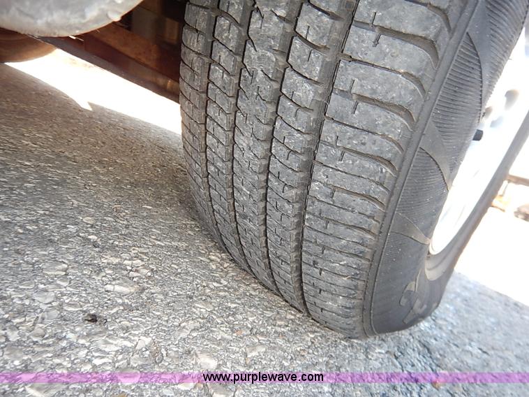 image for item I5245 2000 Chrysler Grand Voyager van