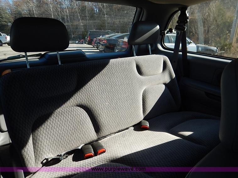 image for item I5245 2000 Chrysler Grand Voyager van