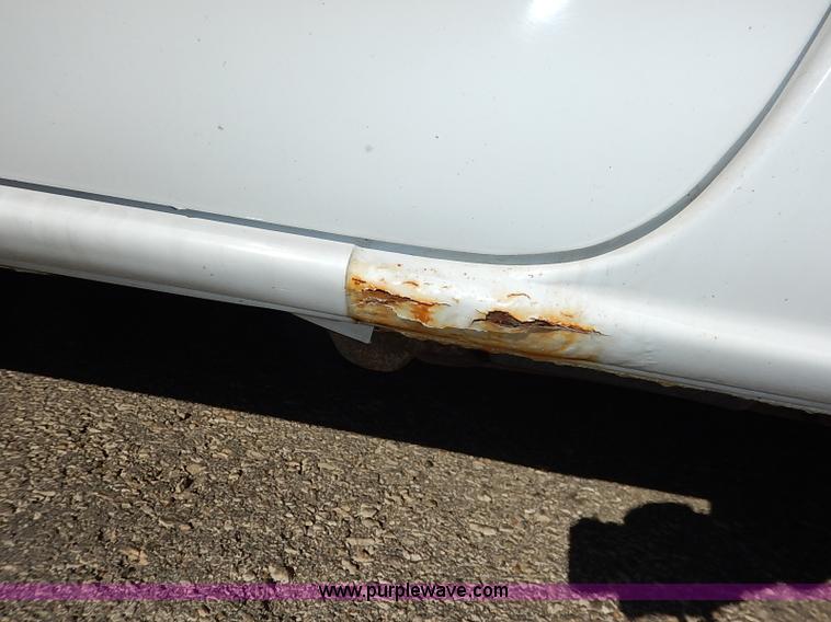 image for item I5245 2000 Chrysler Grand Voyager van