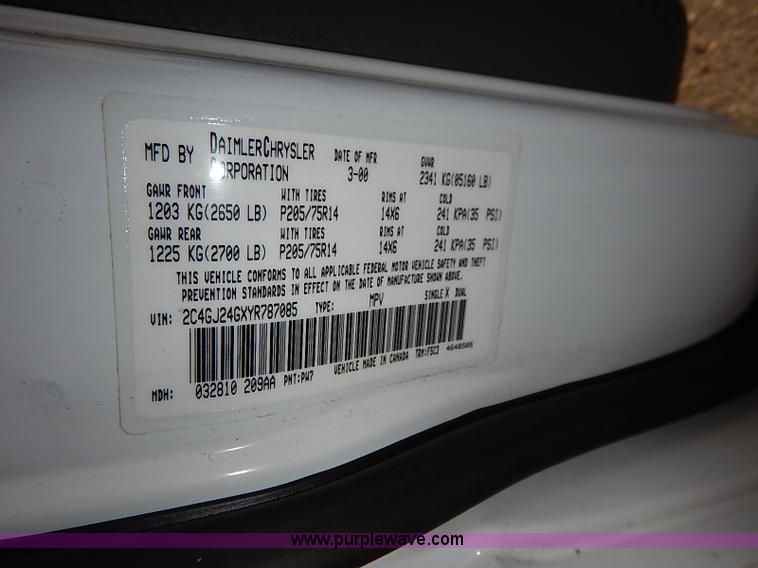 image for item I5245 2000 Chrysler Grand Voyager van