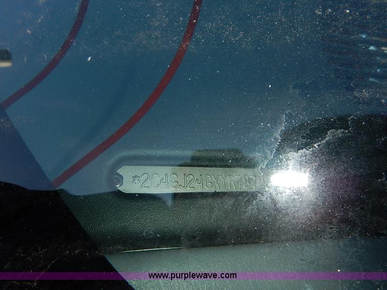 image for item I5245 2000 Chrysler Grand Voyager van