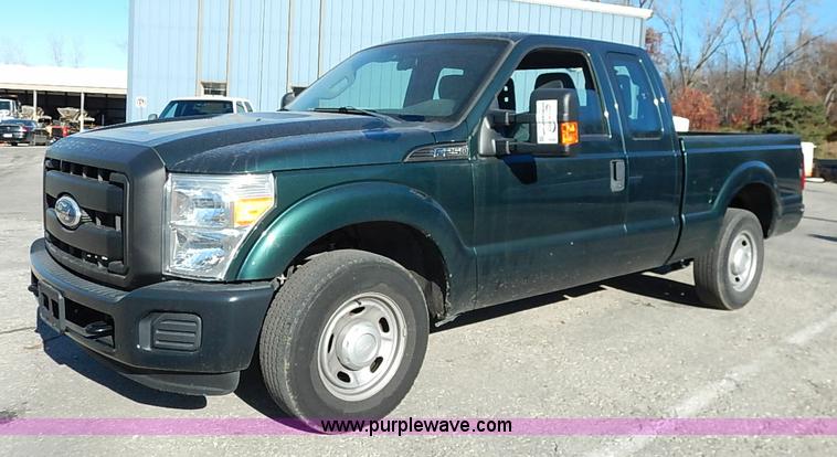 image for item I5248 2011 Ford F250 Super Duty XL pickup truck