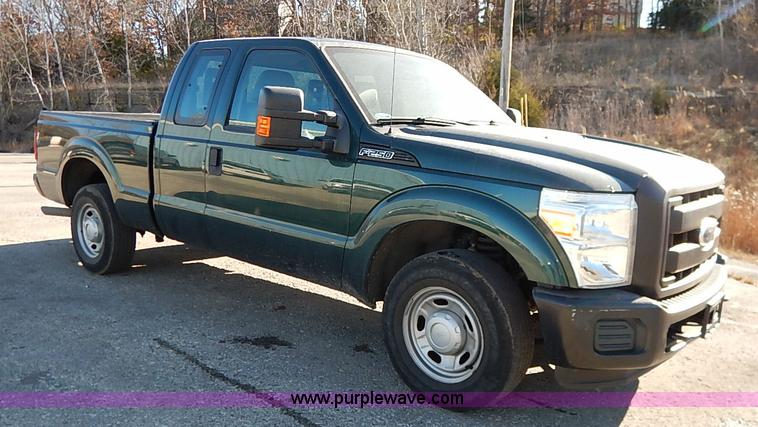 image for item I5248 2011 Ford F250 Super Duty XL pickup truck