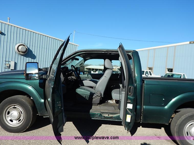 image for item I5248 2011 Ford F250 Super Duty XL pickup truck