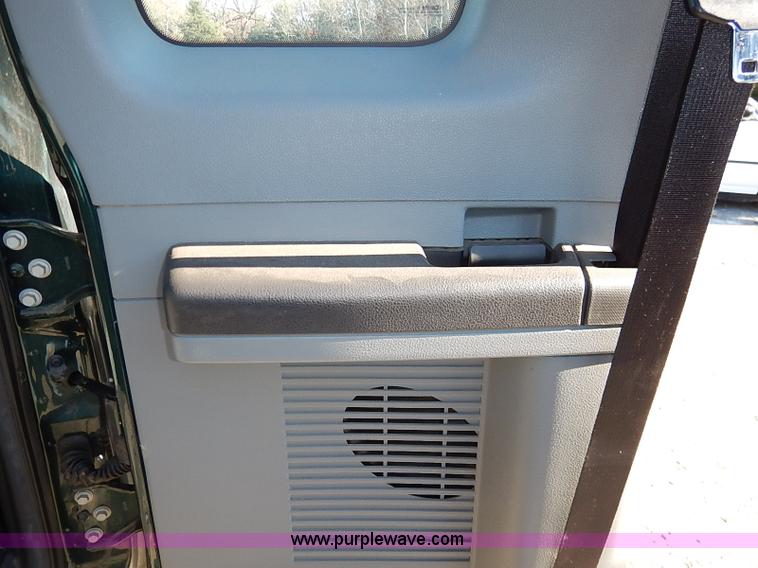 image for item I5248 2011 Ford F250 Super Duty XL pickup truck