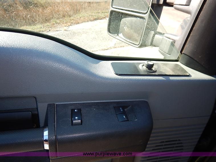 image for item I5248 2011 Ford F250 Super Duty XL pickup truck