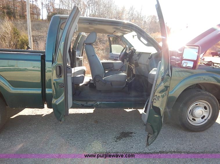 image for item I5248 2011 Ford F250 Super Duty XL pickup truck