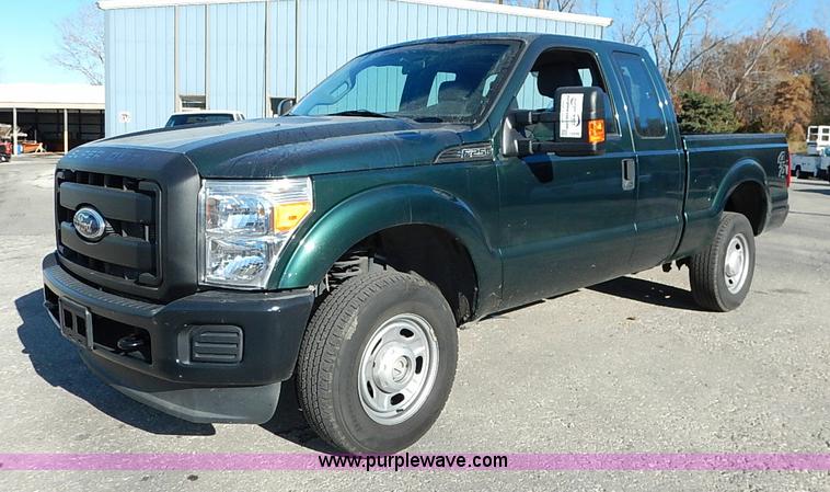 image for item I5249 2011 Ford F250 Super Duty XL SuperCab pickup truck