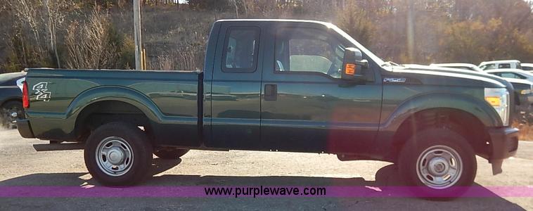 image for item I5249 2011 Ford F250 Super Duty XL SuperCab pickup truck