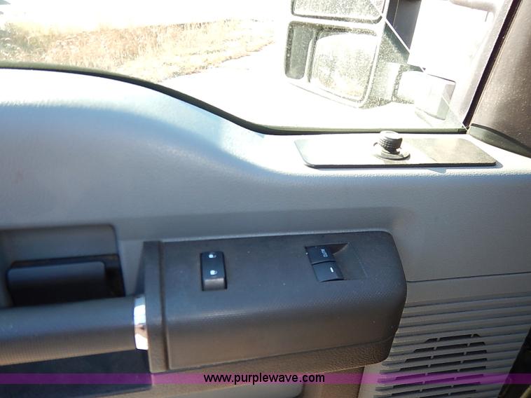 image for item I5249 2011 Ford F250 Super Duty XL SuperCab pickup truck