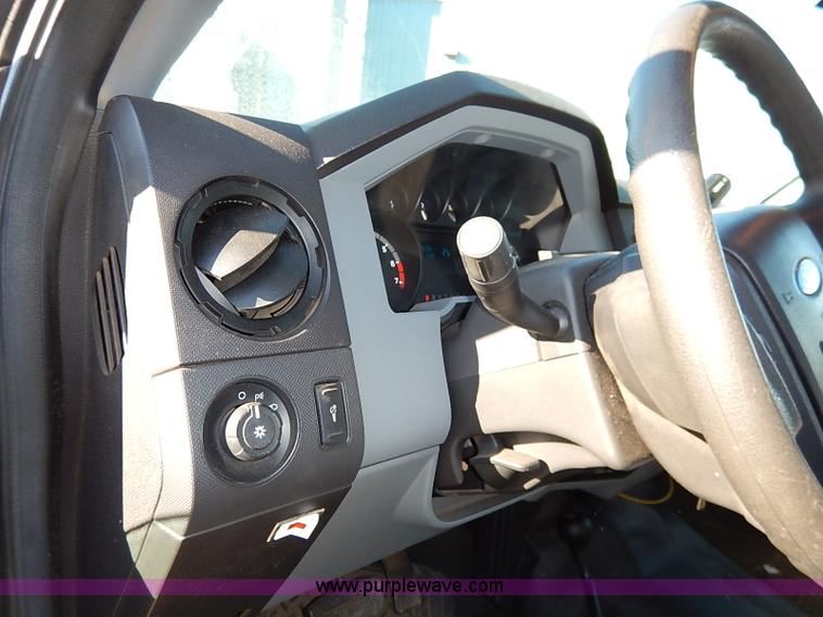 image for item I5249 2011 Ford F250 Super Duty XL SuperCab pickup truck