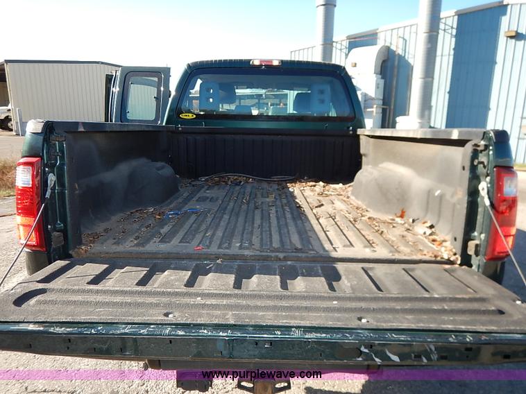 image for item I5249 2011 Ford F250 Super Duty XL SuperCab pickup truck