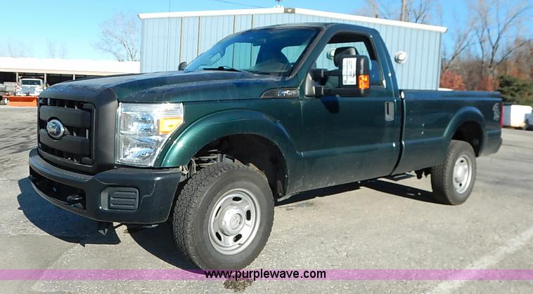 image for item I5250 2011 Ford F250 Super Duty XL pickup truck