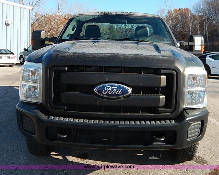 image for item I5250 2011 Ford F250 Super Duty XL pickup truck